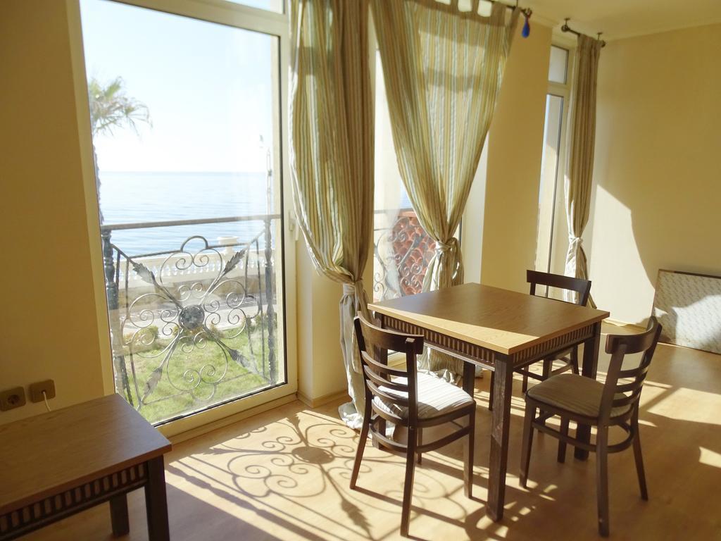 Elenite Private Apartments 엘레니테 외부 사진