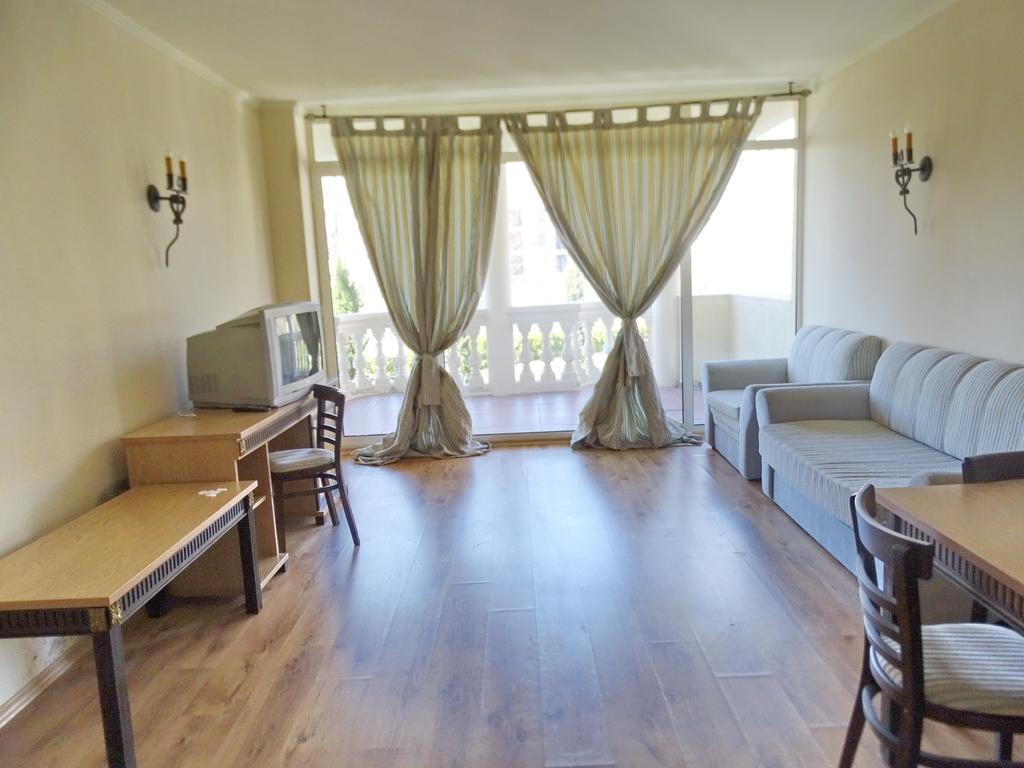 Elenite Private Apartments 엘레니테 외부 사진