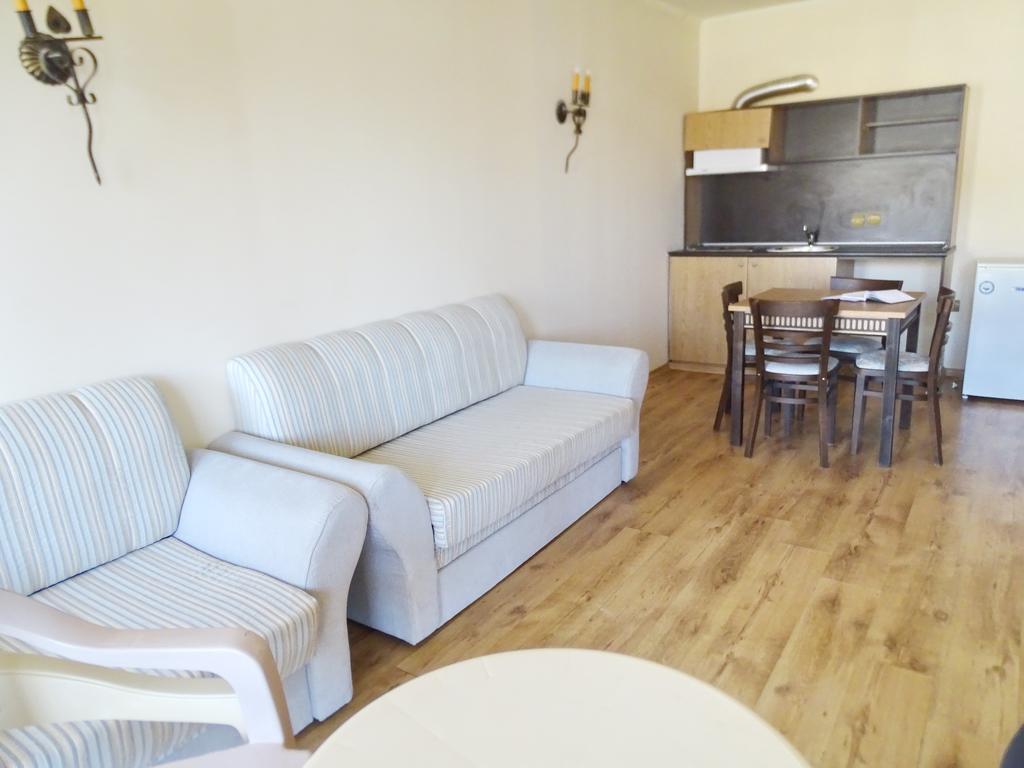 Elenite Private Apartments 엘레니테 외부 사진