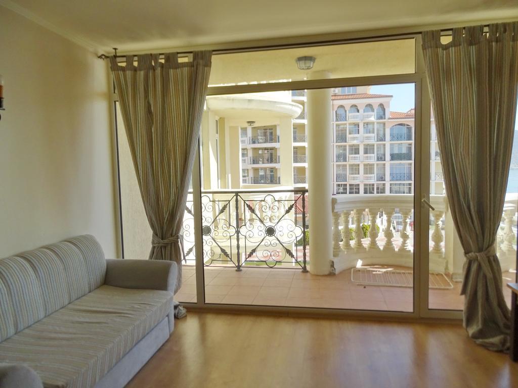 Elenite Private Apartments 엘레니테 외부 사진