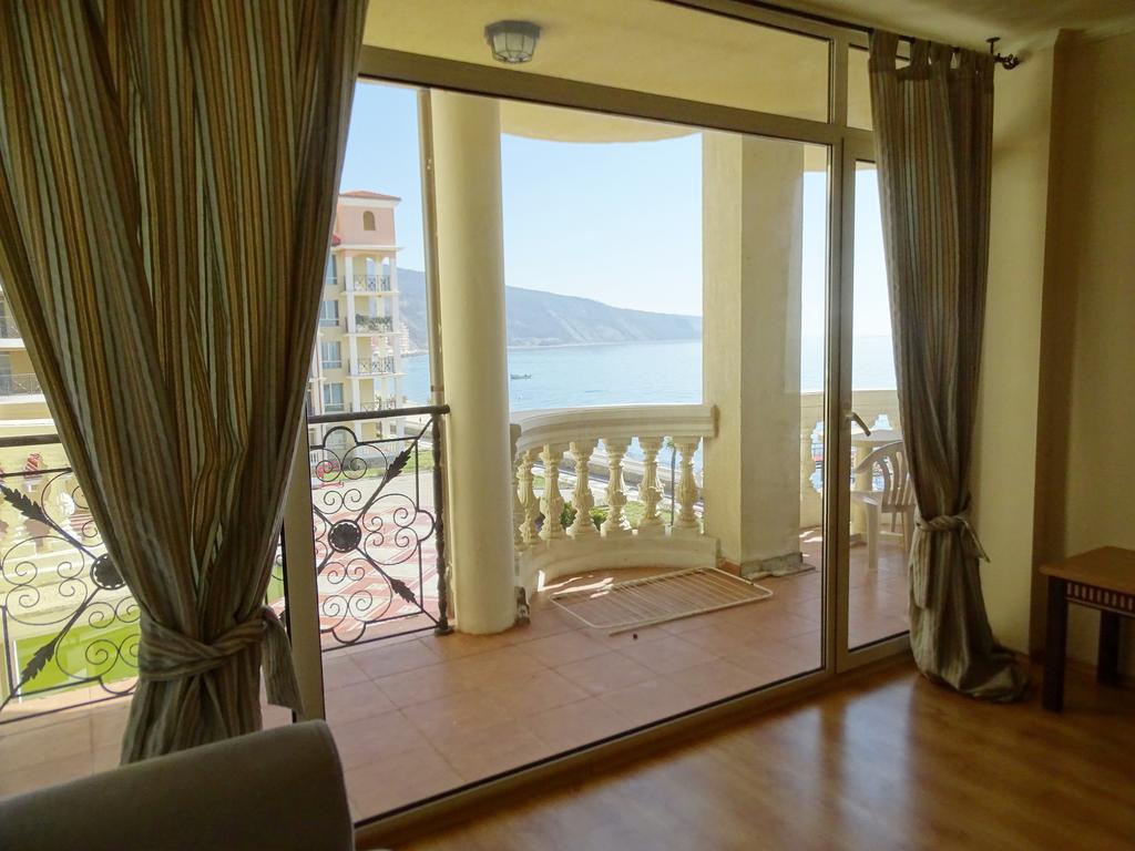 Elenite Private Apartments 엘레니테 외부 사진