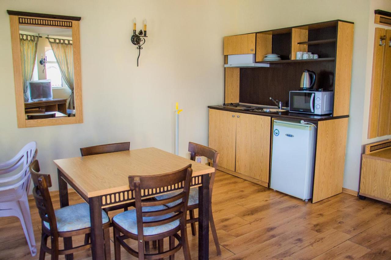 Elenite Private Apartments 엘레니테 외부 사진